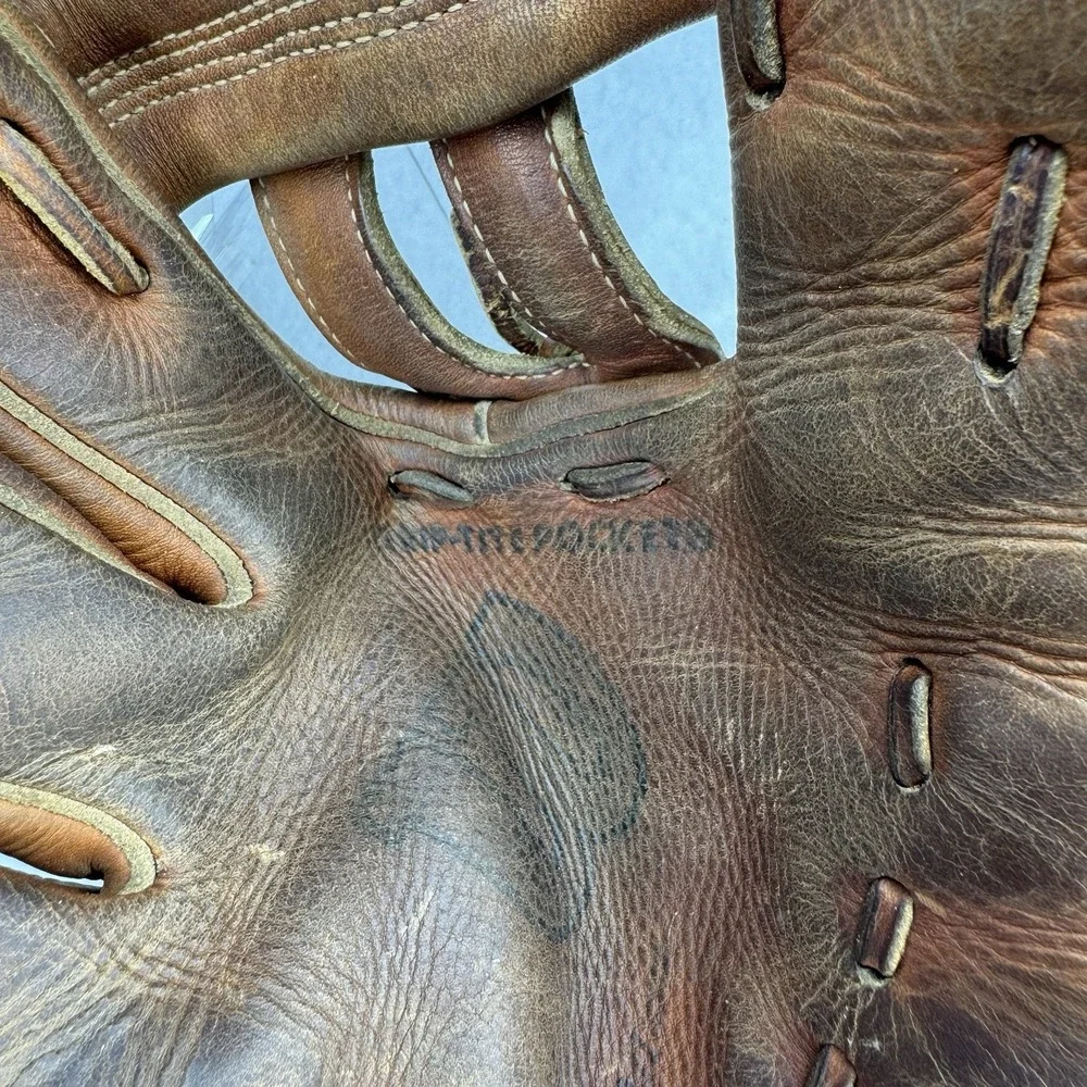 Wilson Fieldmaster A2603 Snap Action Right Thrower Baseball Glove‎